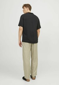 Jack & Jones JPSTKARL LAWRENCE beżowy