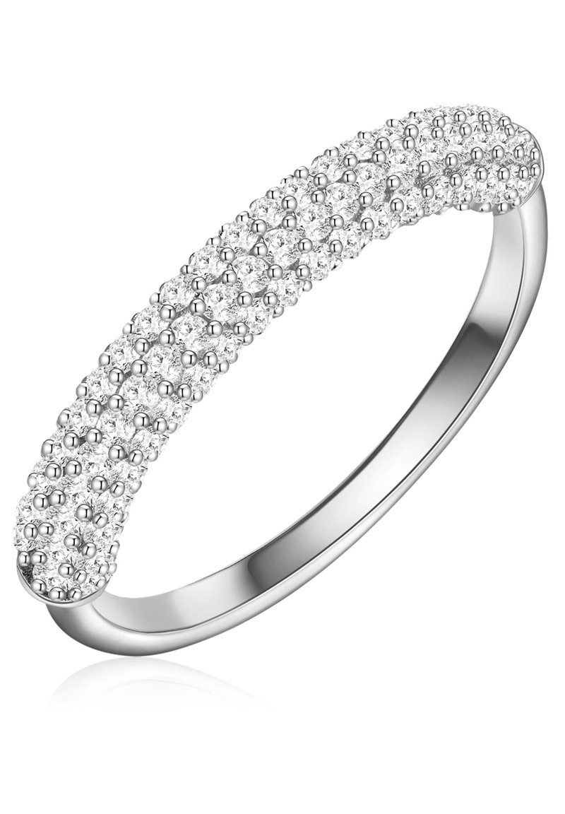 Srebrni prsten s glatkim trakama i zakrivljenom gornjom površinom, ukrašen malim sjajnim dragim kamenjem ravnomjerno postavljenim.