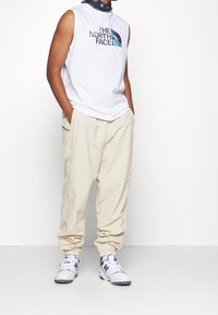 The North Face Linne - white