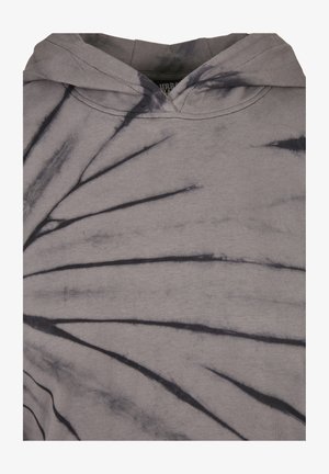 Siva dukserica s kapuljačom i tie-dye uzorkom u tamnosivoj boji. Ima kapuljaču s vezicama i teksturiranu, meku tkaninu.