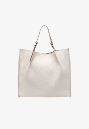 Borsa a spalla grande in pelle crema texturizzata con manici regolabili color cuoio e hardware minimo. Design a apertura superiore, struttura morbida e senza chiusure visibili.