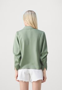 ONLY ONLMEDINE TIE  - Hemdbluse - jadeite