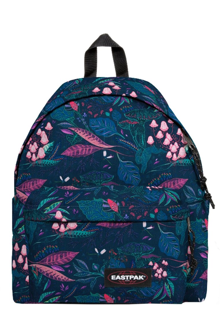 Mochila de color azul oscuro con un estampado floral que presenta setas rosas y hojas verdes. Incluye un bolsillo delantero y un parche con el logo.