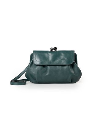 Borsa clutch in pelle teal con forma arrotondata, texture morbida, pattina pieghevole e chiusura a scatto in metallo nero. Include una tracolla regolabile.