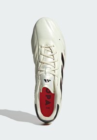 adidas Performance Scarpe da calcio per terreni duri - ivory   core black   solar red