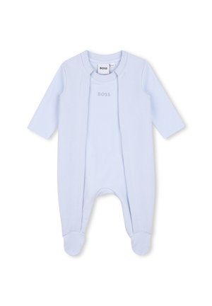 Body bébé bleu clair à manches longues, pieds couverts, avec le nom de la marque BOSS sur la poitrine et l'étiquette du cou.