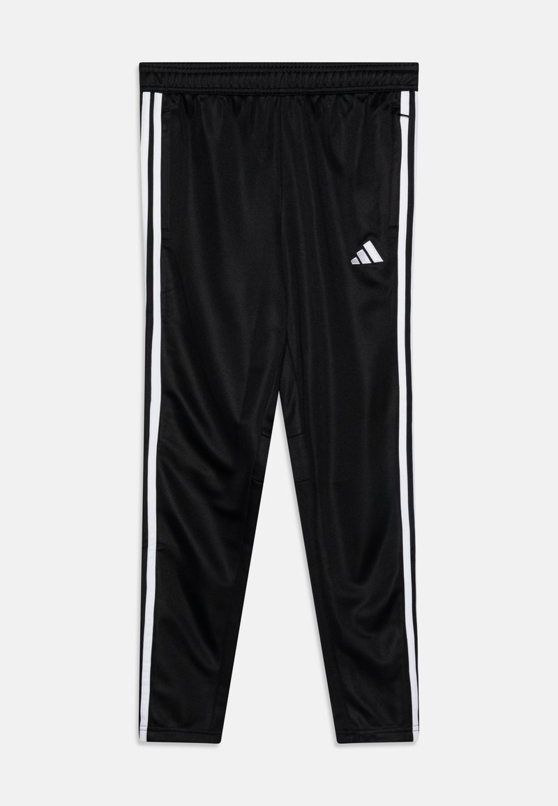 Melnas sporta bikses ar baltām sānu svītrām, izgatavotas no gluda, viegla materiāla. Uz kreisā augšstilba ir Adidas logo.