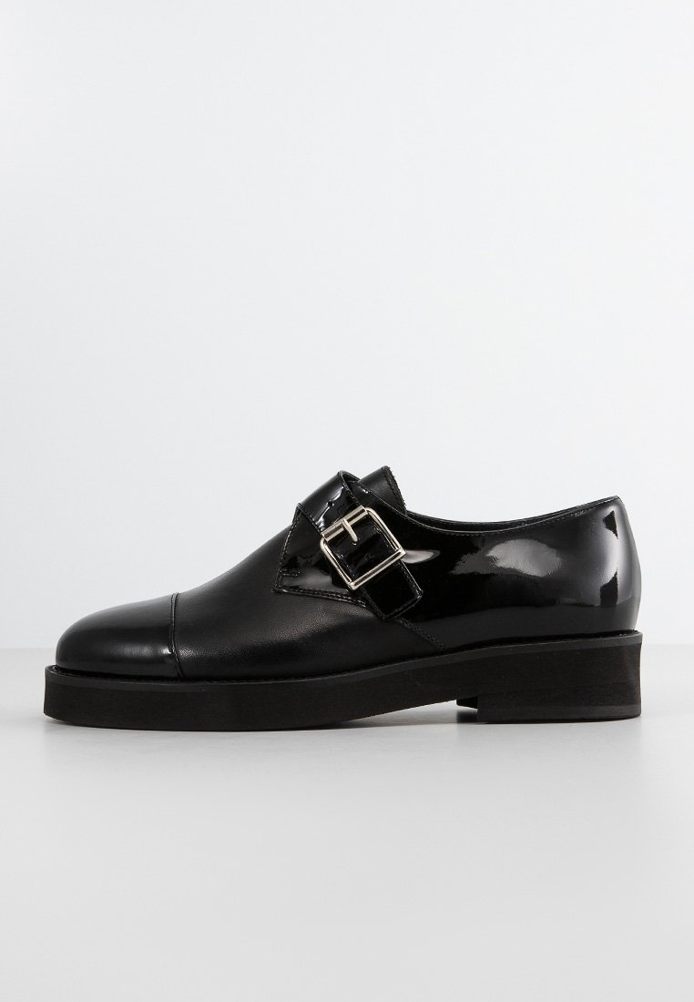 Pantofi slip-on