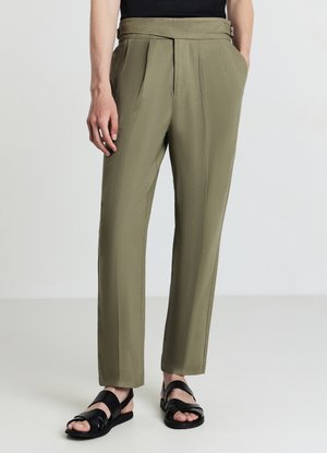 Calliope TINTA UNITA CON FIBBIA - Pantalon classique - verde militare chiaro