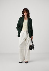 DRYKORN GLENDALE - Īss mētelis - green