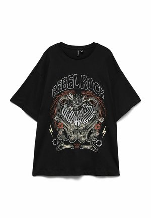 Czarny oversize'owy t-shirt z napisem "REBEL ROCK", grafiką kwiatową i wężem z skrzydłami, piorunami oraz dodatkowymi dekoracyjnymi napisami i symbolami.