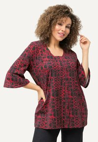 Ulla Popken GEOMETRIC PRINT TRUMPET SLEEVE - Langarmshirt - coral