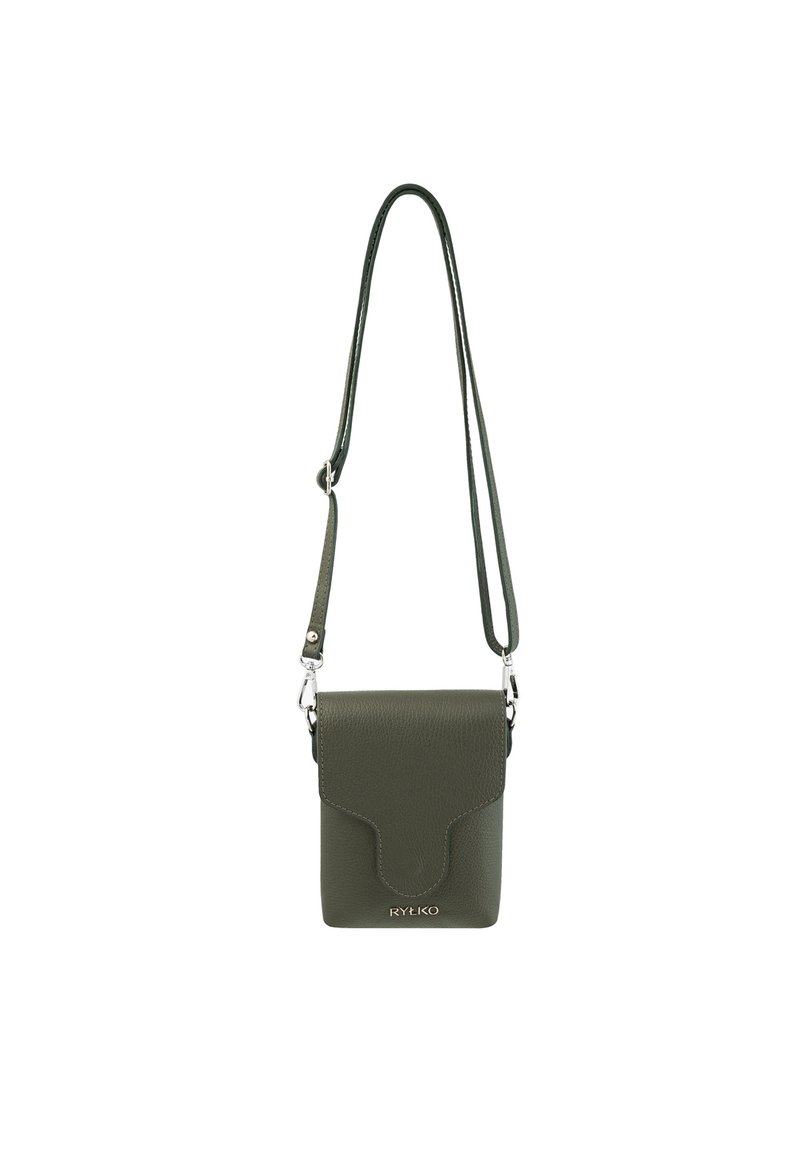 Borsa a tracolla in pelle verde oliva con finitura texturizzata, chiusura a snap e tracolla regolabile. Presenta un logo discreto nella parte inferiore.