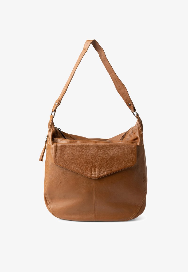 Borsa a tracolla in pelle tan con un design morbido, caratterizzata da una tasca frontale con patta, tracolla regolabile e una texture sottile. Scomparto principale con zip.