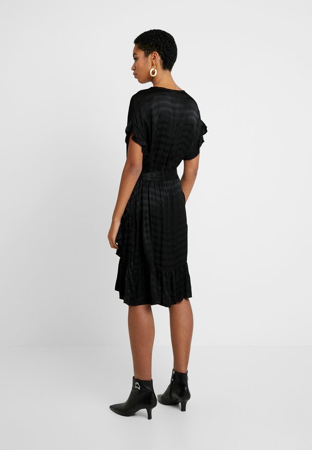 LOTTA - Vardagsklänning - black