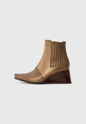 Chie Mihara VENDOR - Keilstiefelette - pak bronce/sucre choco