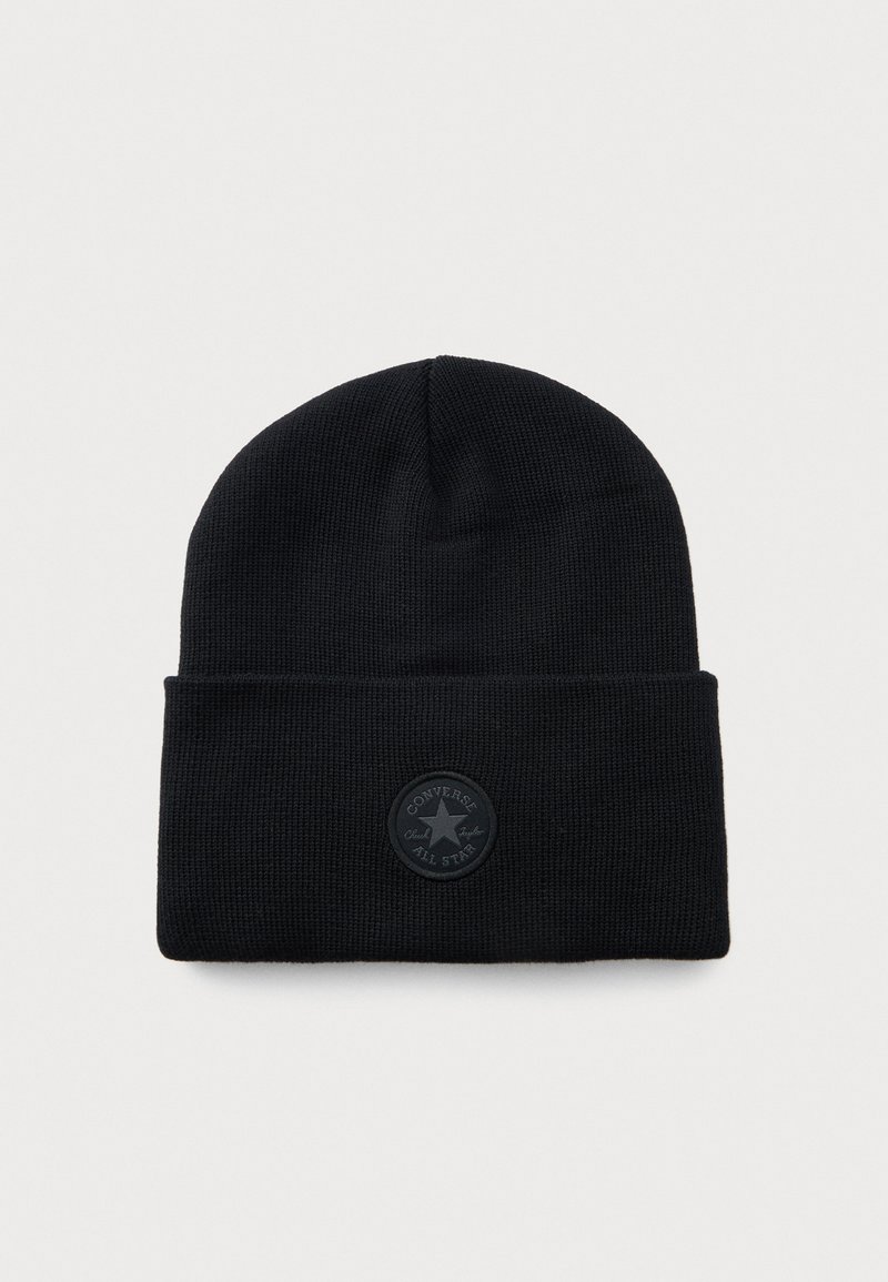 Beanie negru din tricot cu tiv pliabil și patch cu logo-ul embosat Converse All Star centrat pe față.