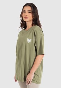 Smilodox PAYTON OVERSIZE - T-shirts print - khaki