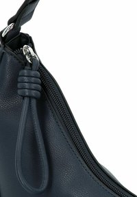 Marine leren handtas hoek, met een ritsluiting en een gestructureerd oppervlak. Inclusief een lusvormige band met een geknoopt detail.