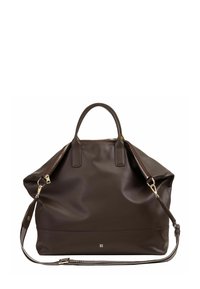 Sac en cuir marron avec une finition texturée, doté de deux poignées, d'une bandoulière détachable et de accents en métal doré.