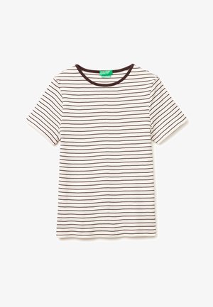 T-shirt blanc à manches courtes avec fines rayures horizontales marron foncé et bordure d'encolure ronde marron foncé, posé à plat.