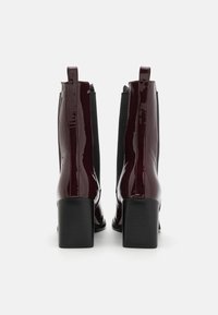 RAID ILLEANA - Botas clássicas de cano curto - burgundy