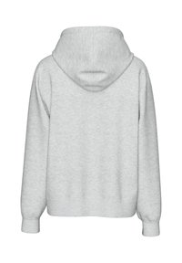 Siva dukserica s prostranim kapuljačom, dugim rukavima i rebrastim manžetama. Mekana tkanina s glatkom teksturom, koja ima jednostavan dizajn bez grafike.