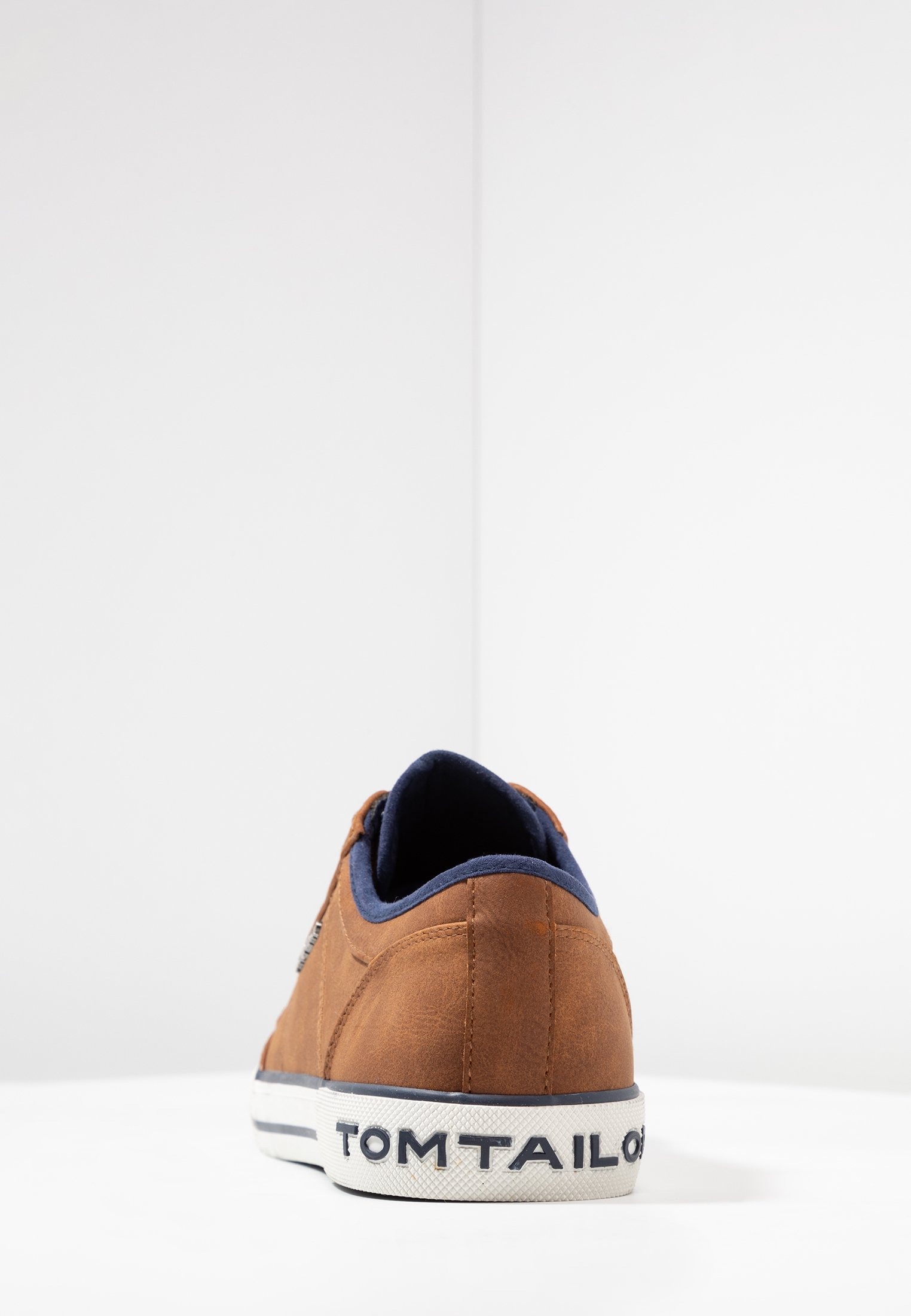 TOM TAILOR Joggesko cognac Zalando.no TOM TAILOR Joggesko cognac Zalando.no