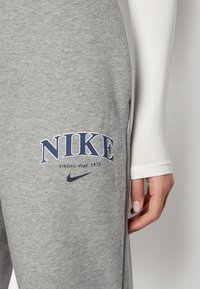 Nike Sportswear Spodnie treningowe