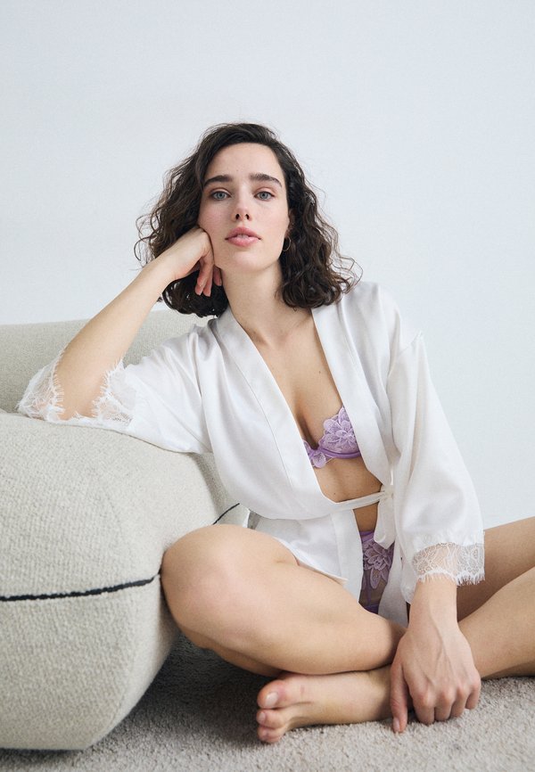 CHERRYANN ROBE - Dressing gown - ivory