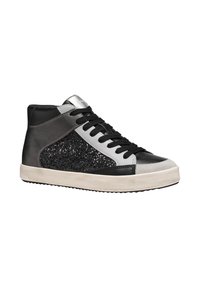 Zapatilla alta de piel negra, con detalles en gris y un panel negro brillante. Presenta cordones negros, suela de goma y diseño de punta redondeada.
