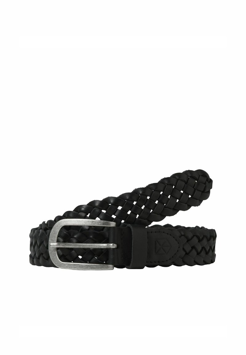 Schwarzer geflochtener Leder-Gürtel mit einer silbernen Metallschnalle, einer glatten Oberfläche und einem auffälligen geflochtenen Design.