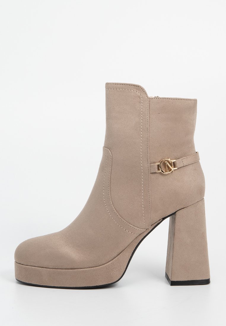 CAFèNOIR Enkellaarsjes met plateauzool beige