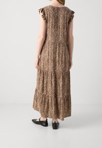 b.young Robe de jour - light brown