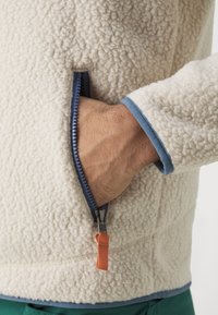 Patagonia RETRO - Jachetă din fleece - dark natural white/utility blue