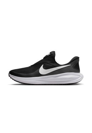 Chaussure de course Nike noire et blanche avec un grand logo swoosh blanc et une semelle blanche amortie, vue de côté sur fond blanc.