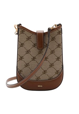 Kleine bruine crossbodytas met patroonstof, leren randafwerking, klepclosure en gouden MNG-logo aan de voorkant onder in het midden.