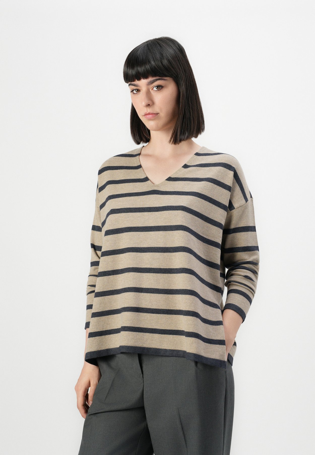 ONLAMALIO LIFE V NECK