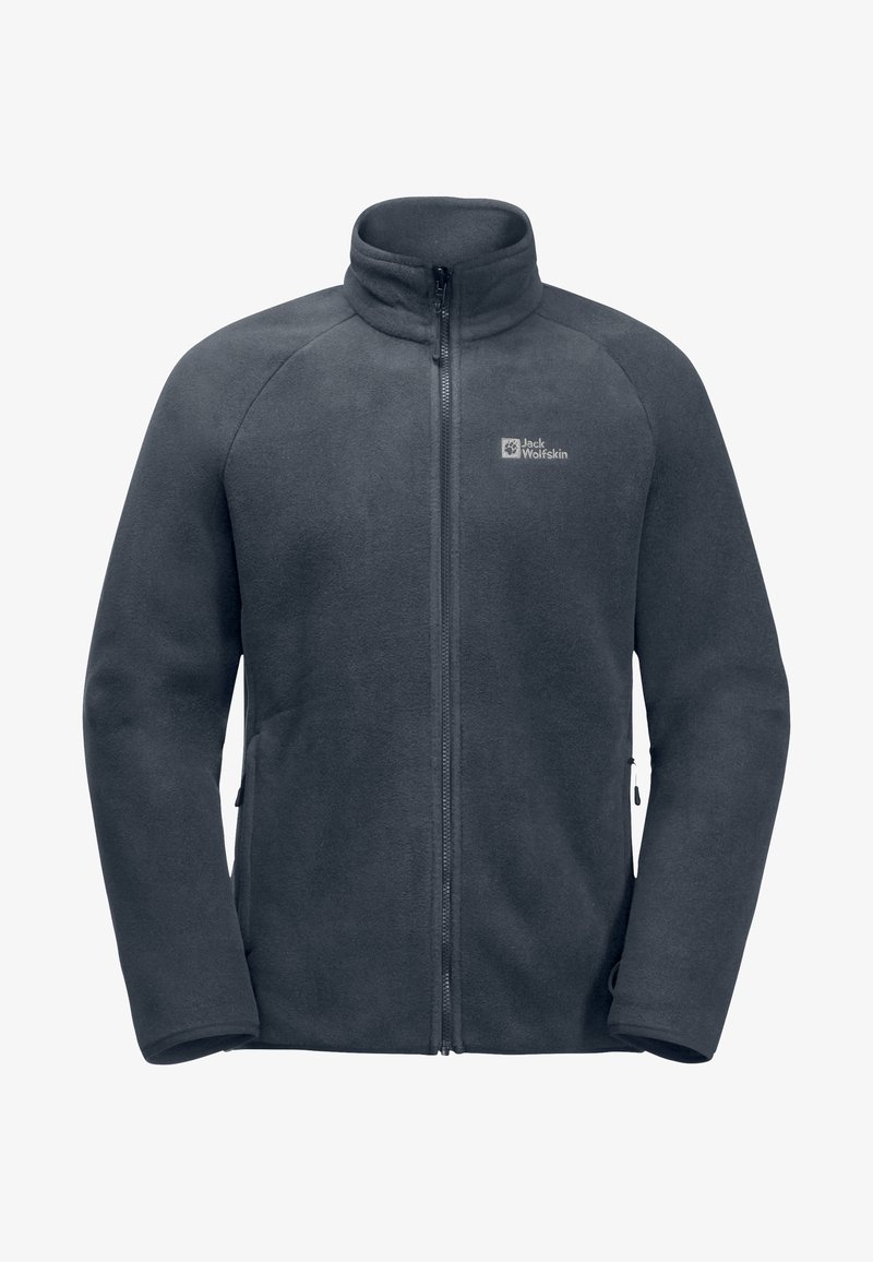 Grijze fleecjas met hoge kraag, volledige ritssluiting en twee zijzakken. Bevat een logo aan de bovenlinkerkant. Zachte textuur.