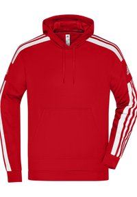 Sweat à capuche rouge Adidas avec des rayures blanches sur les manches, logo Adidas sur le bras gauche, poche kangourou à l'avant et capuche avec cordon de serrage.