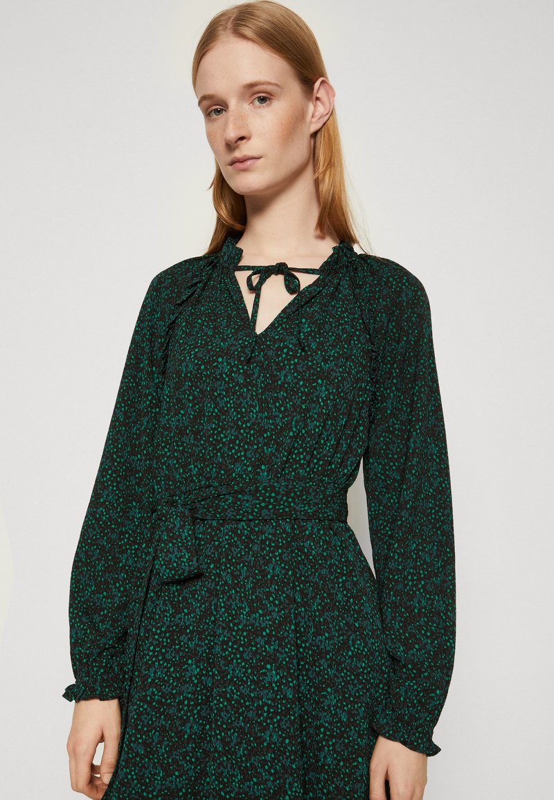 gap green floral dress Womens Dresses Gap Midi Wrap Dress Ladies Dresses Gap Floral Print Midi Wrap Dress Gigi Wrap