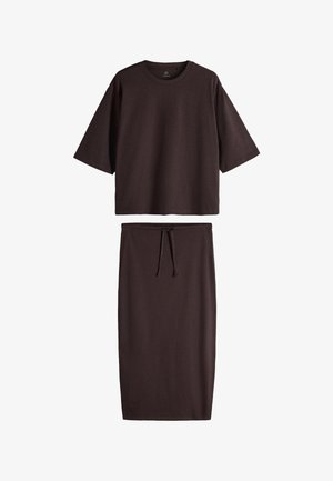 THE SET, REGULAR FIT - 2 PACK HEAVYWEIGHT SKIRT AND T-SHIRT CO ORD SET - T-shirt basic - chocolate brown