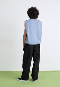 Carhartt WIP SCRIPT VEST - Pulover - misty sky