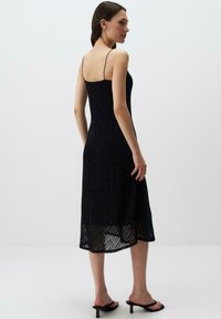 Jimmy Key V-NECK - Gebreide jurk - black