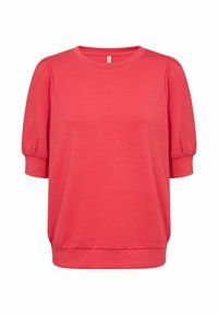 Camiseta de manga corta en color coral rosa, hecha de una tela suave, con un escote redondo y detalles fruncidos en los hombros, y un ajuste holgado en el dobladillo.