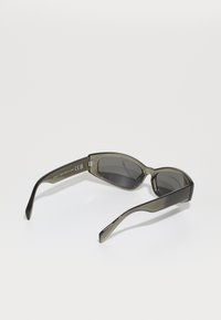 Weekday SLIDE SUNGLASSES UNISEX - Sluneční brýle - khaki
