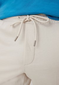 s.Oliver REGULAR MIT TASCHEN - Shorts - foam