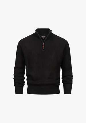Schwarzer gerippter Strickpullover mit langen Ärmeln und einem Viertel-Reißverschluss-Kragen, der einen braunen Reißverschluss-Zug hat.