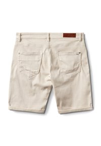 Bež traper kratke hlače ravnog kroja s dva stražnja džepa, diskretnim šavovima i smeđom kožnom zakrpu na pojasu.