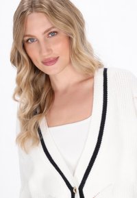 DreiMaster DREIMASTER CARDIGAN - Kardigan - offwhite navy
